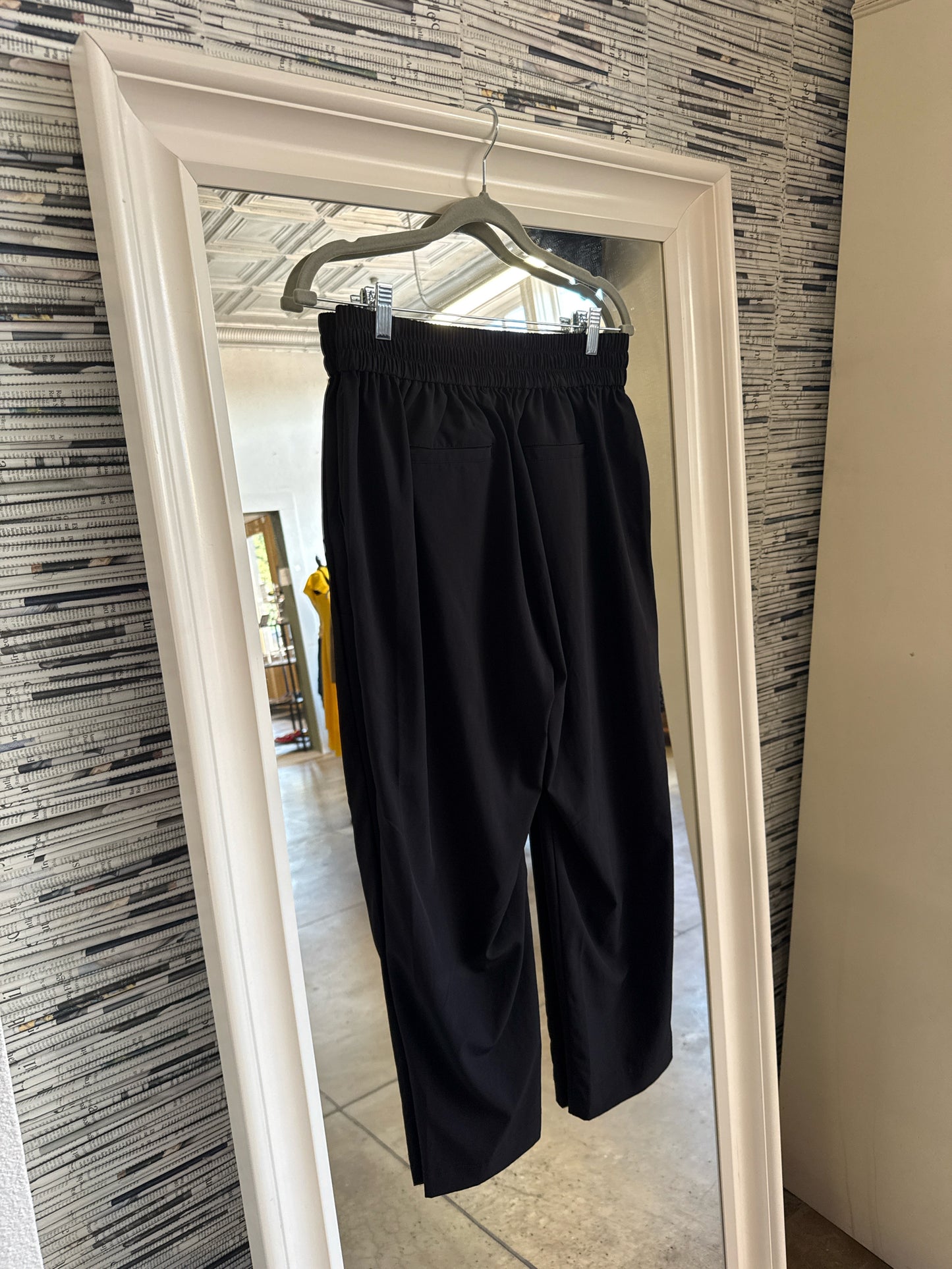 Lou & Grey Size M Black Pants