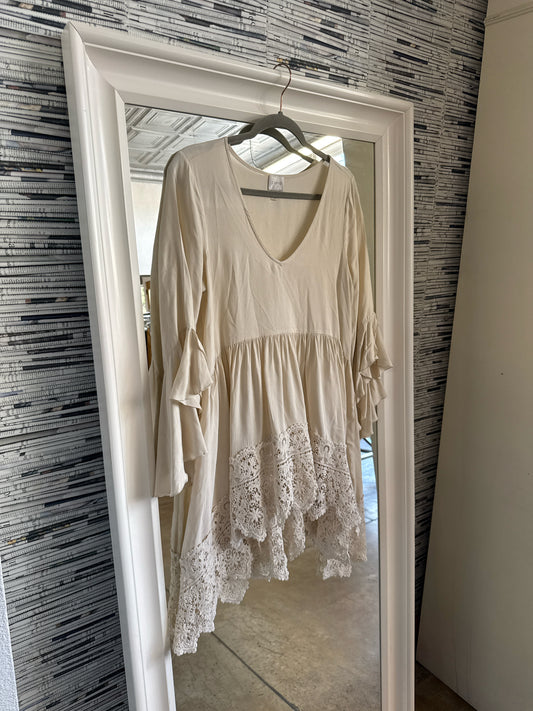 Cupio Size M Cream Dress