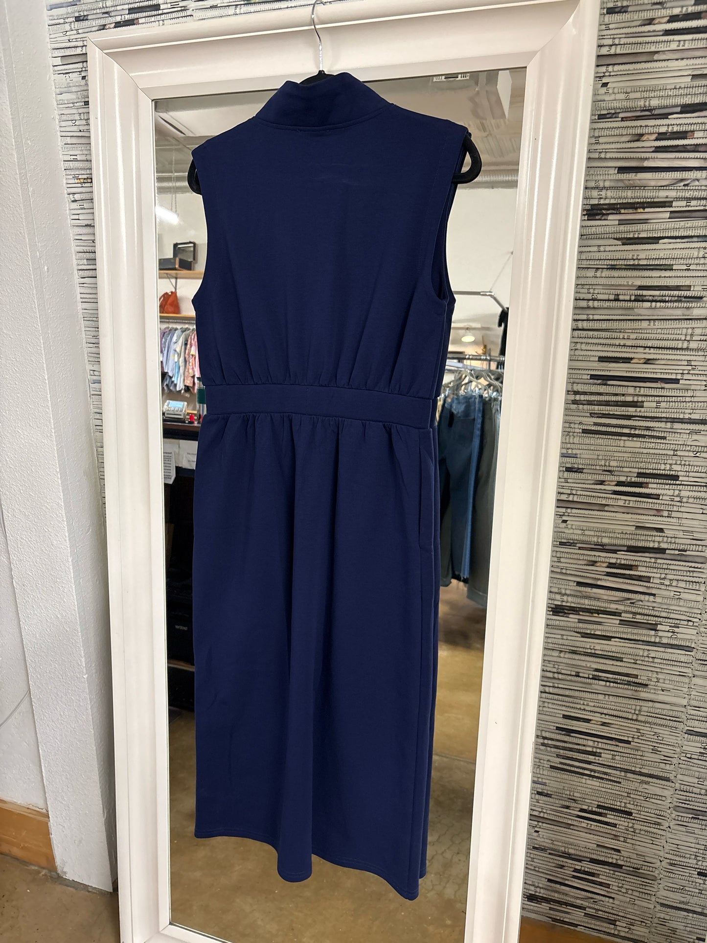 entro Size M Navy Zipper Dress