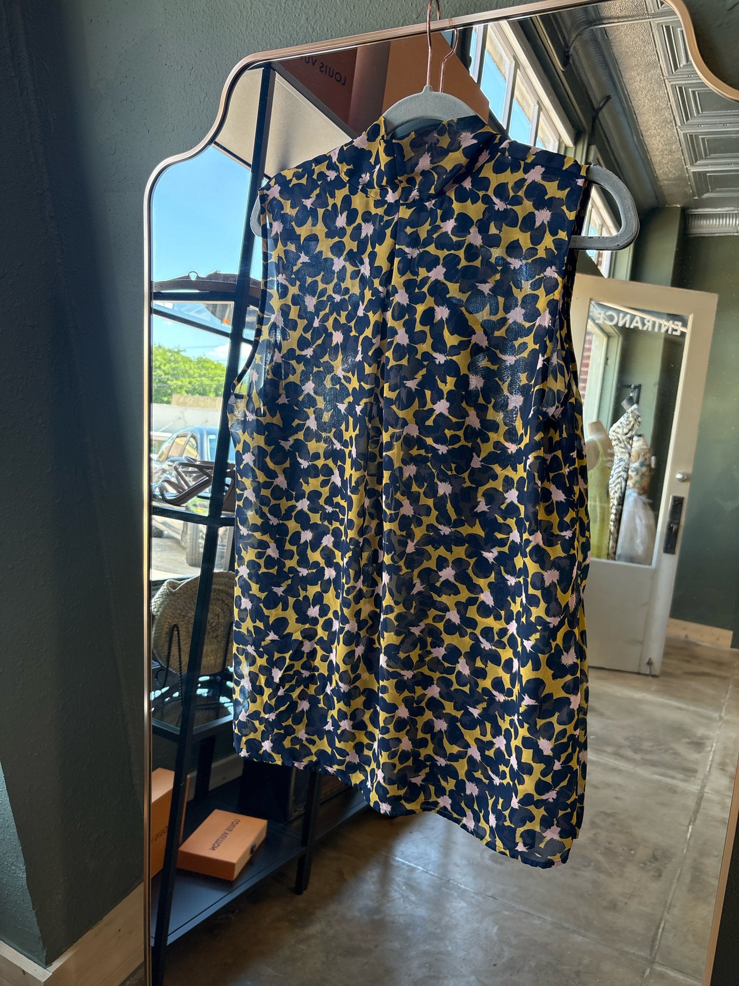 Cabi Size L Navy/Yellow Floral Top