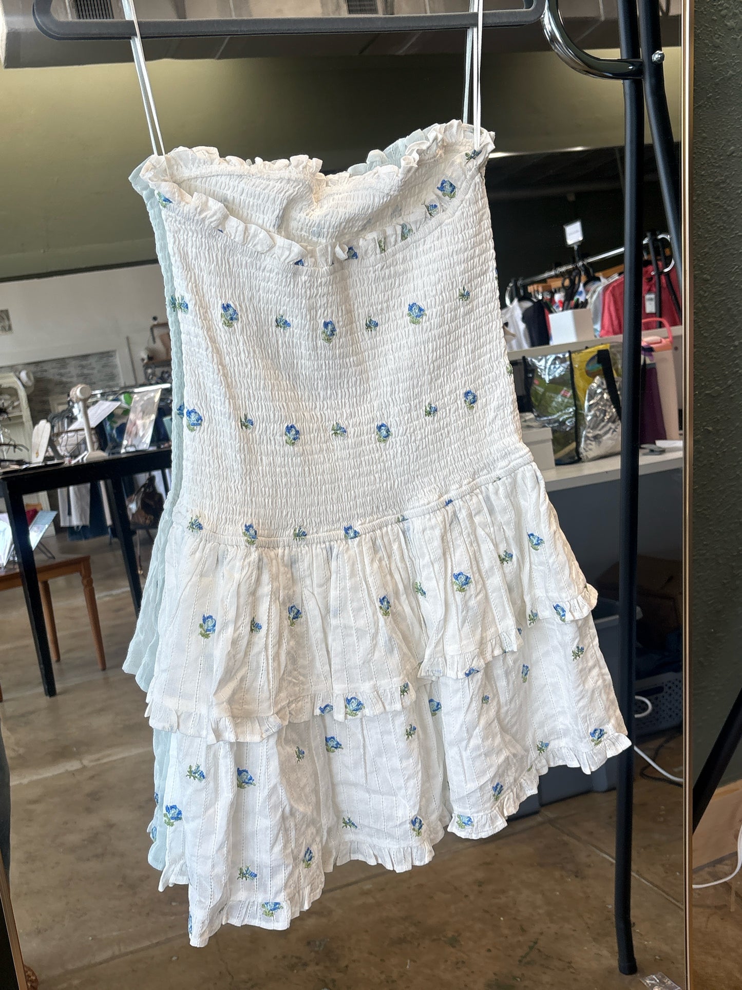 En Creme Size M White and Blue Dress