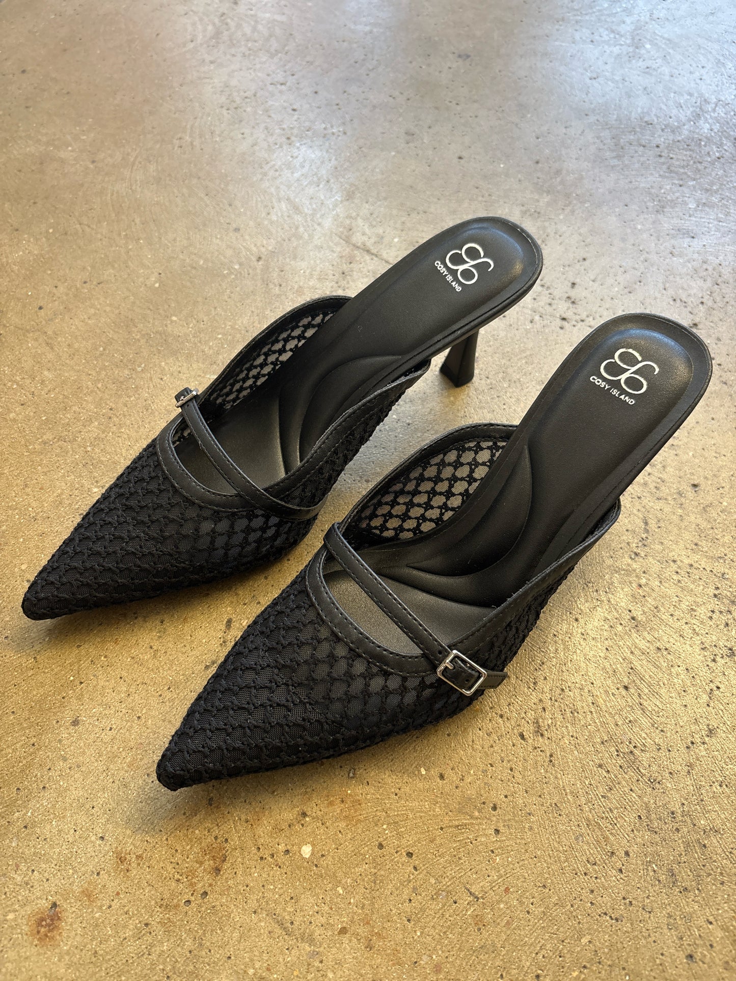 Cozy Island Shoe Size 8 Black Heels