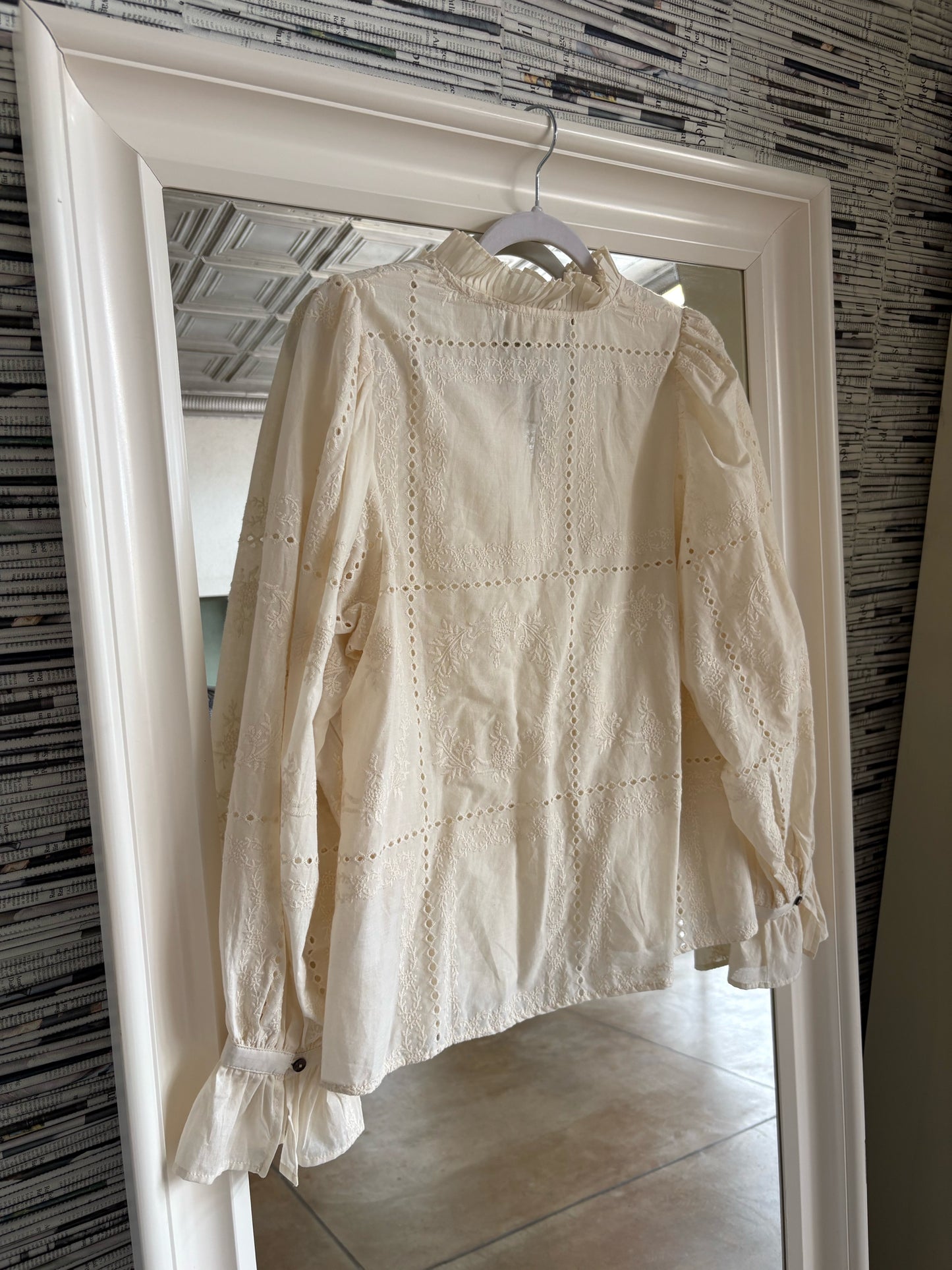 entro Size S Cream Top