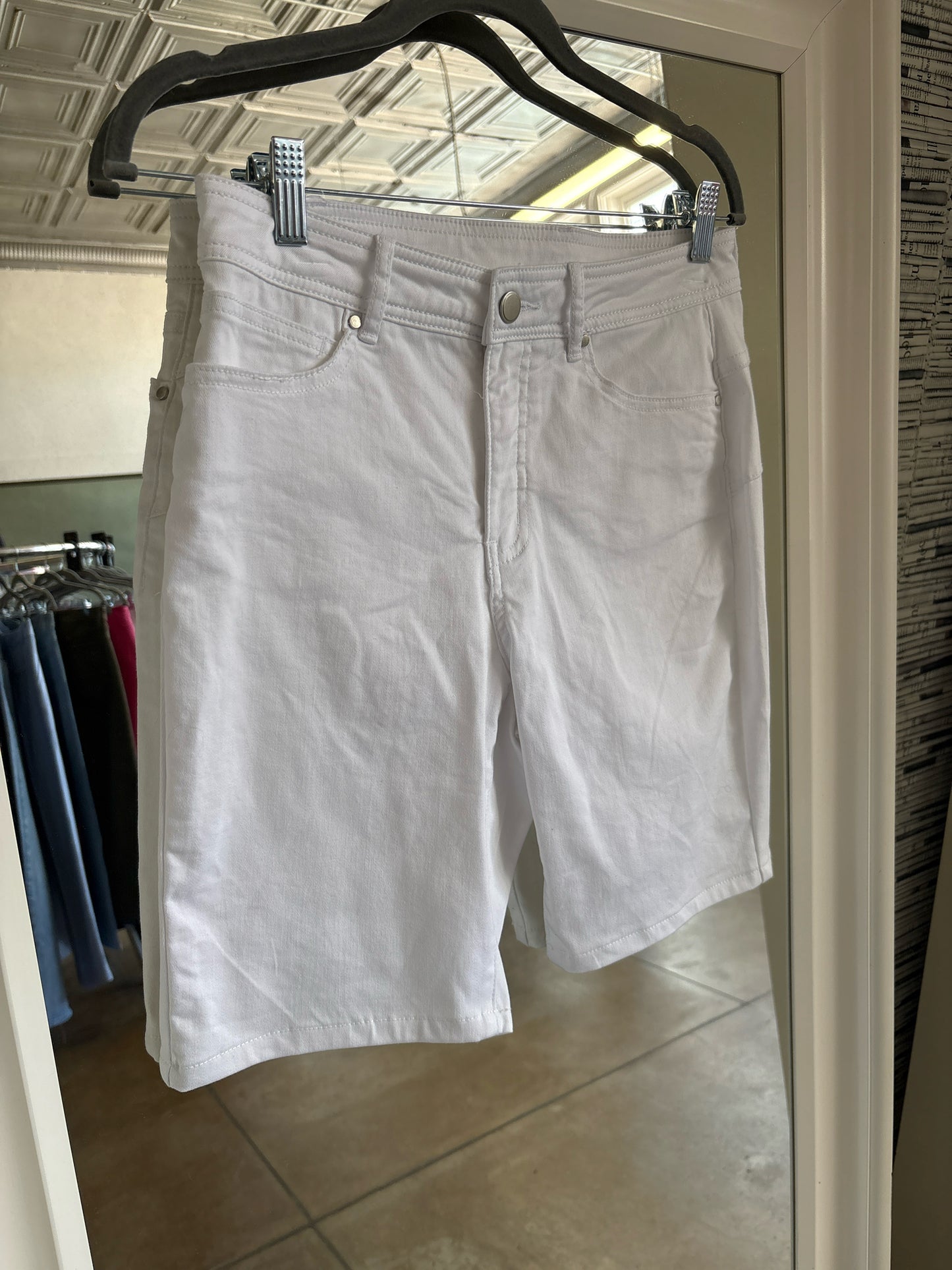 Tribal Size 6 White Shorts