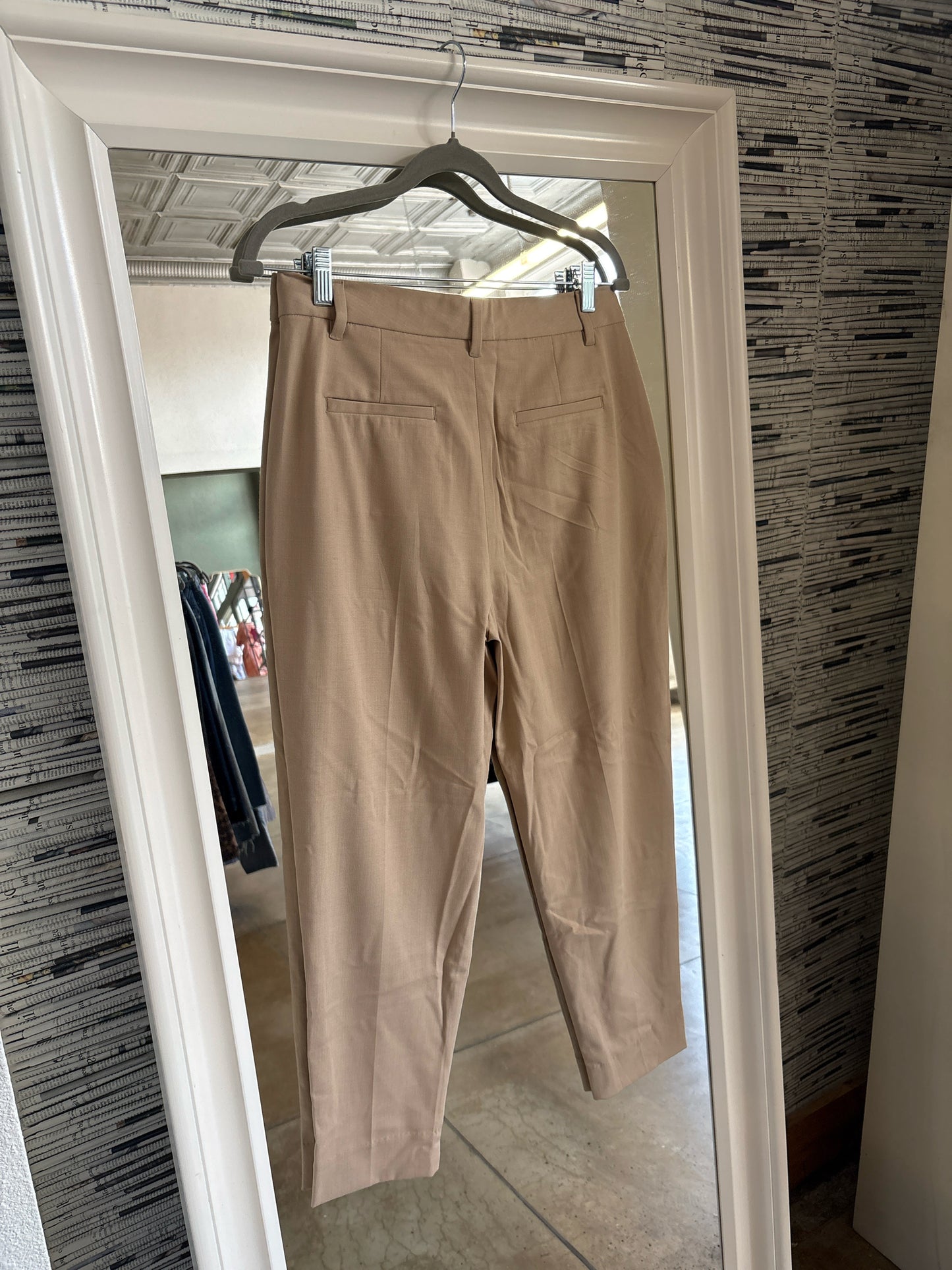 Banana Republic Size Petite Small Tan Pants
