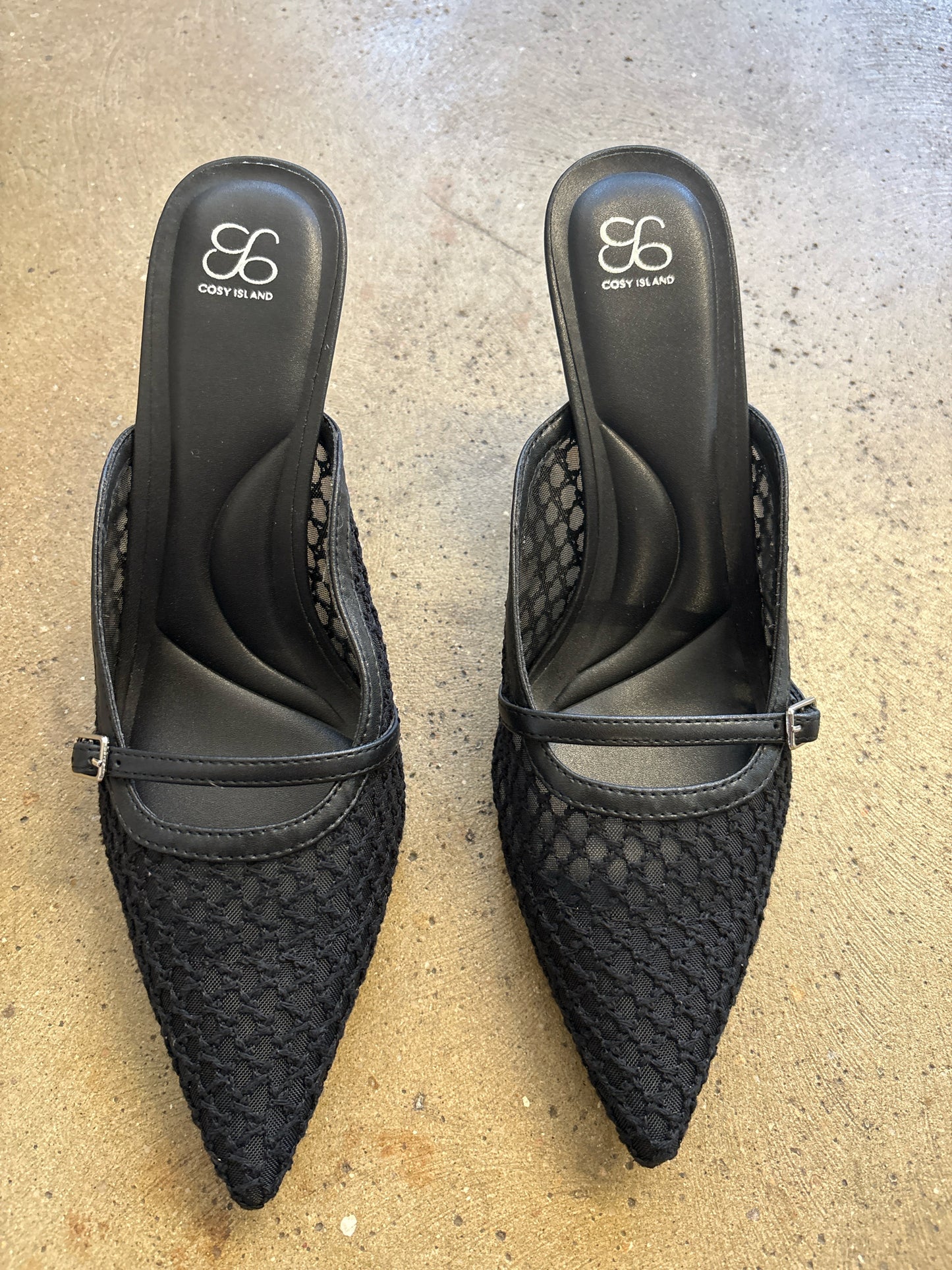 Cozy Island Shoe Size 8 Black Heels