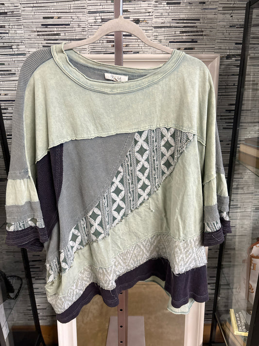 Oli & Hali Size L Top