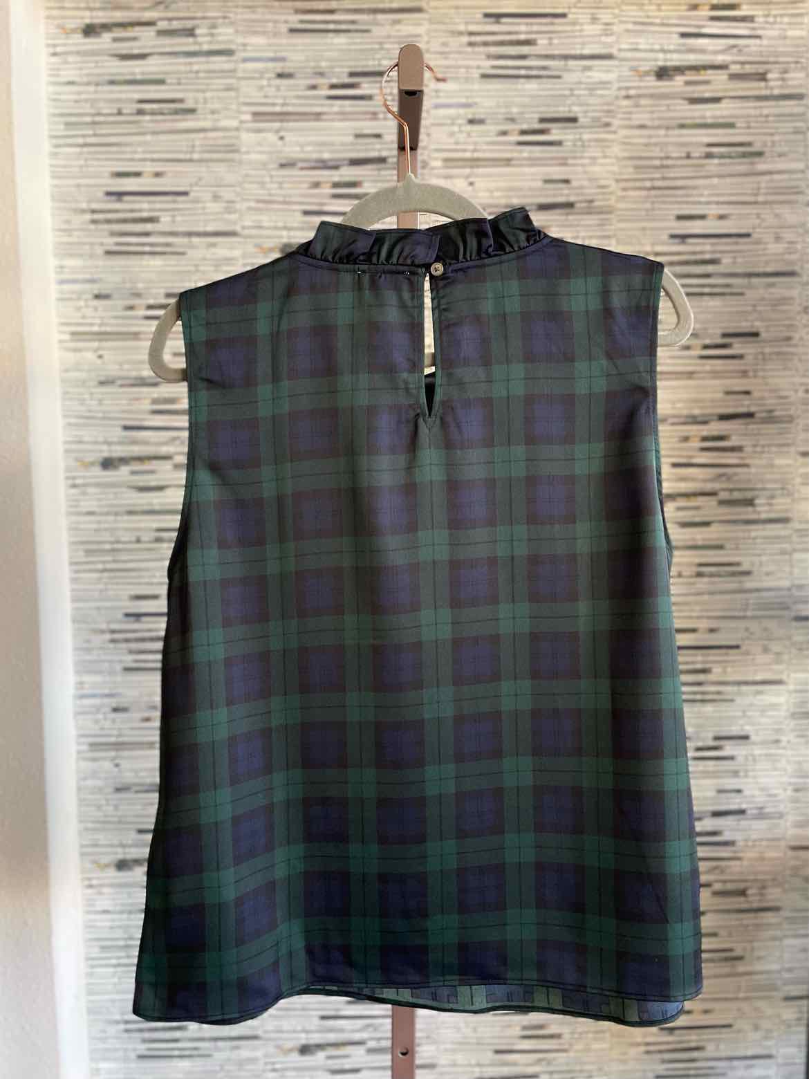 j crew Size L Green/Blue Plaid Top