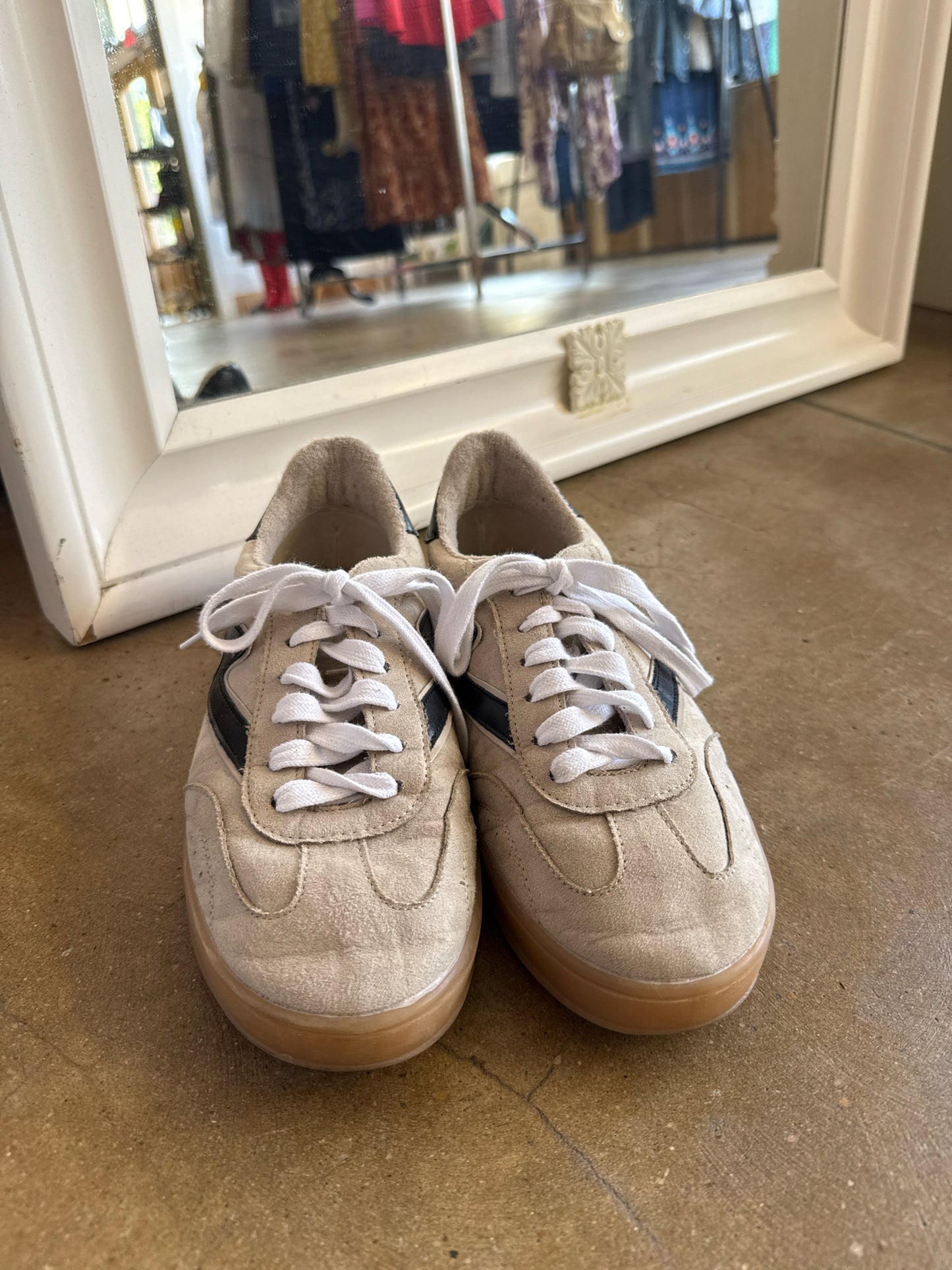 MADDEN GIRL Shoe Size 8 Brown Sneakers