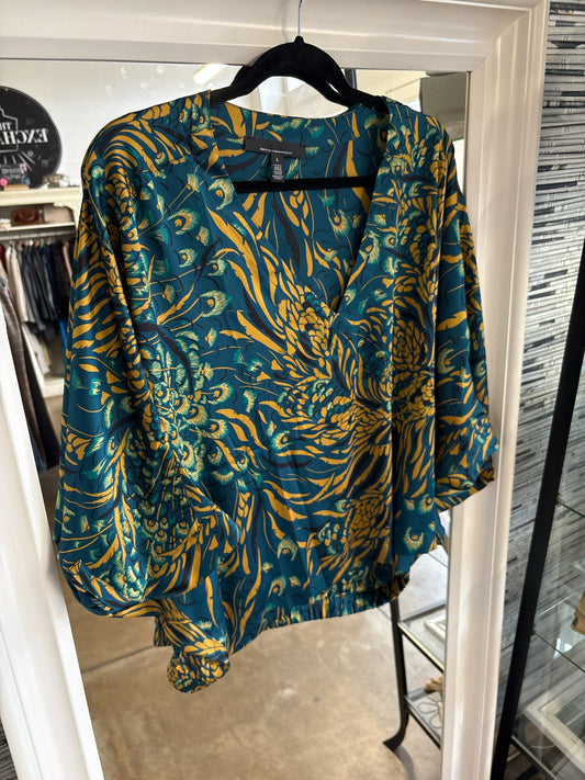 WhiteHouseBlackMrkt Size L Top