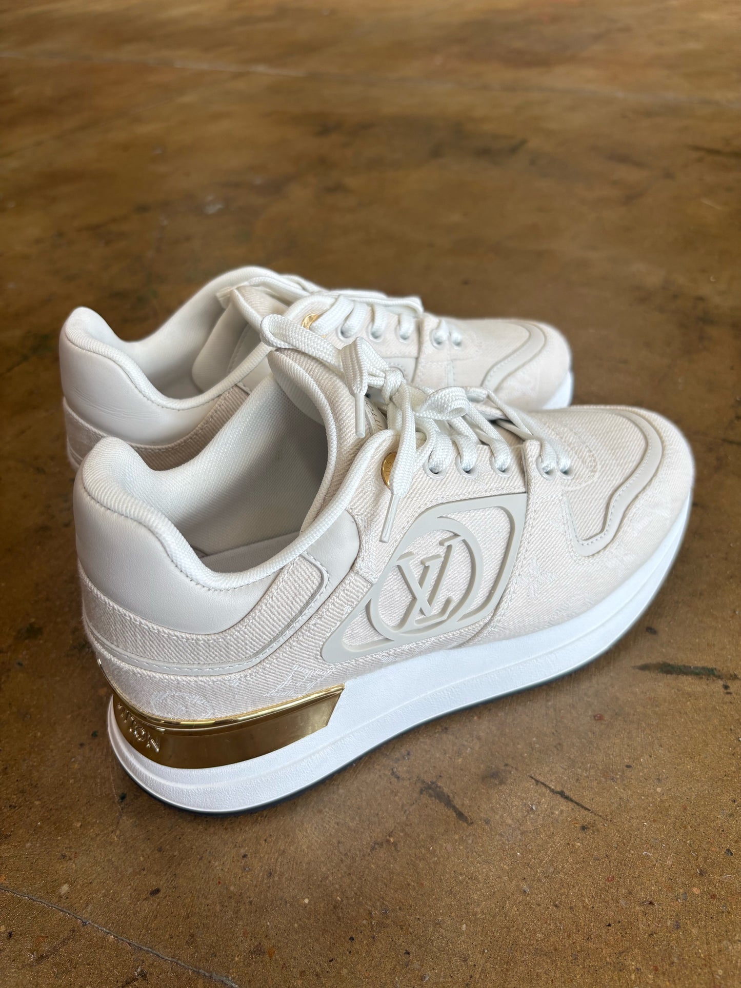 Louis Vuitton Ivory Luxury