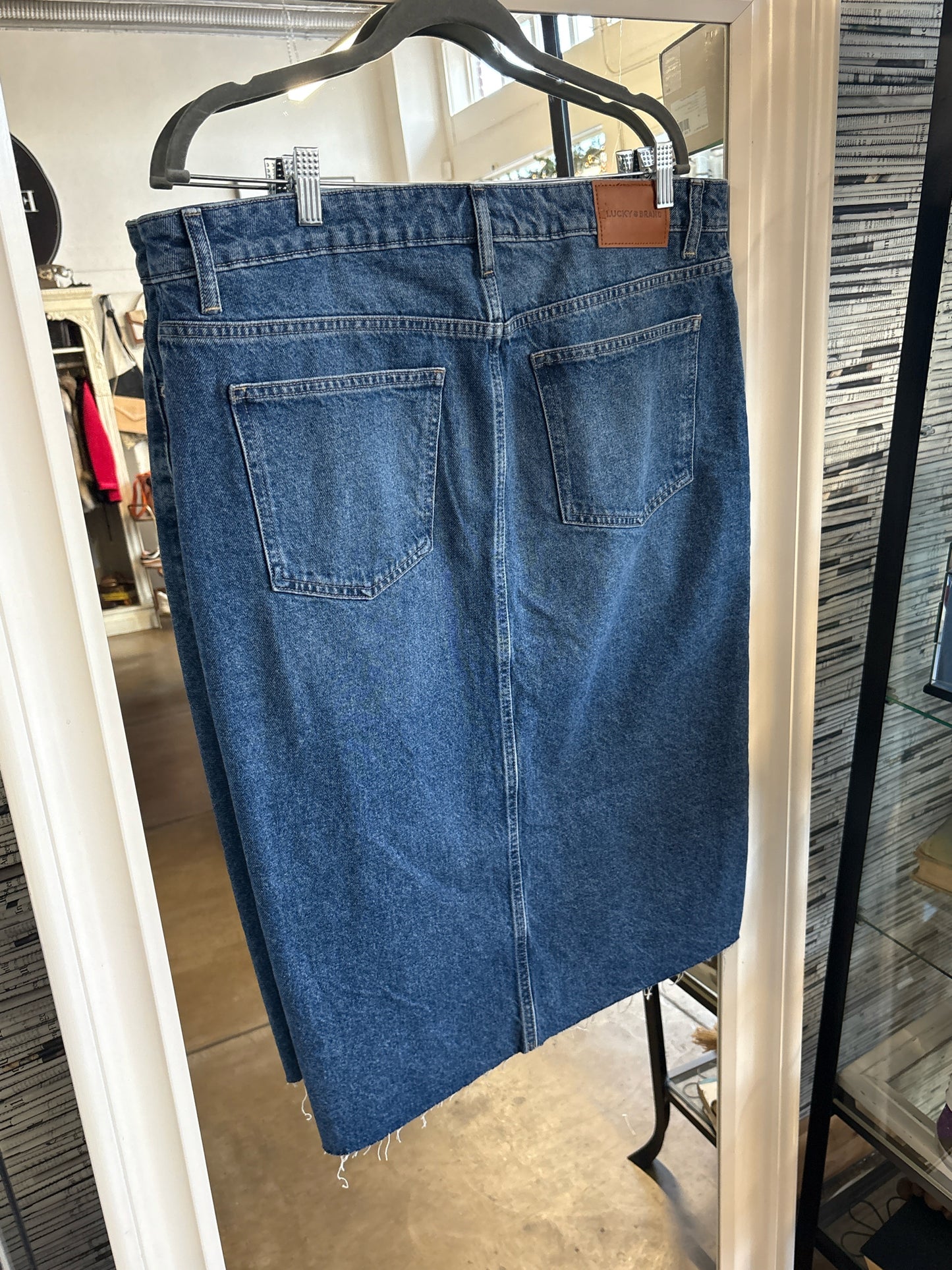 Lucky Brand Size 16 Denim Skirt