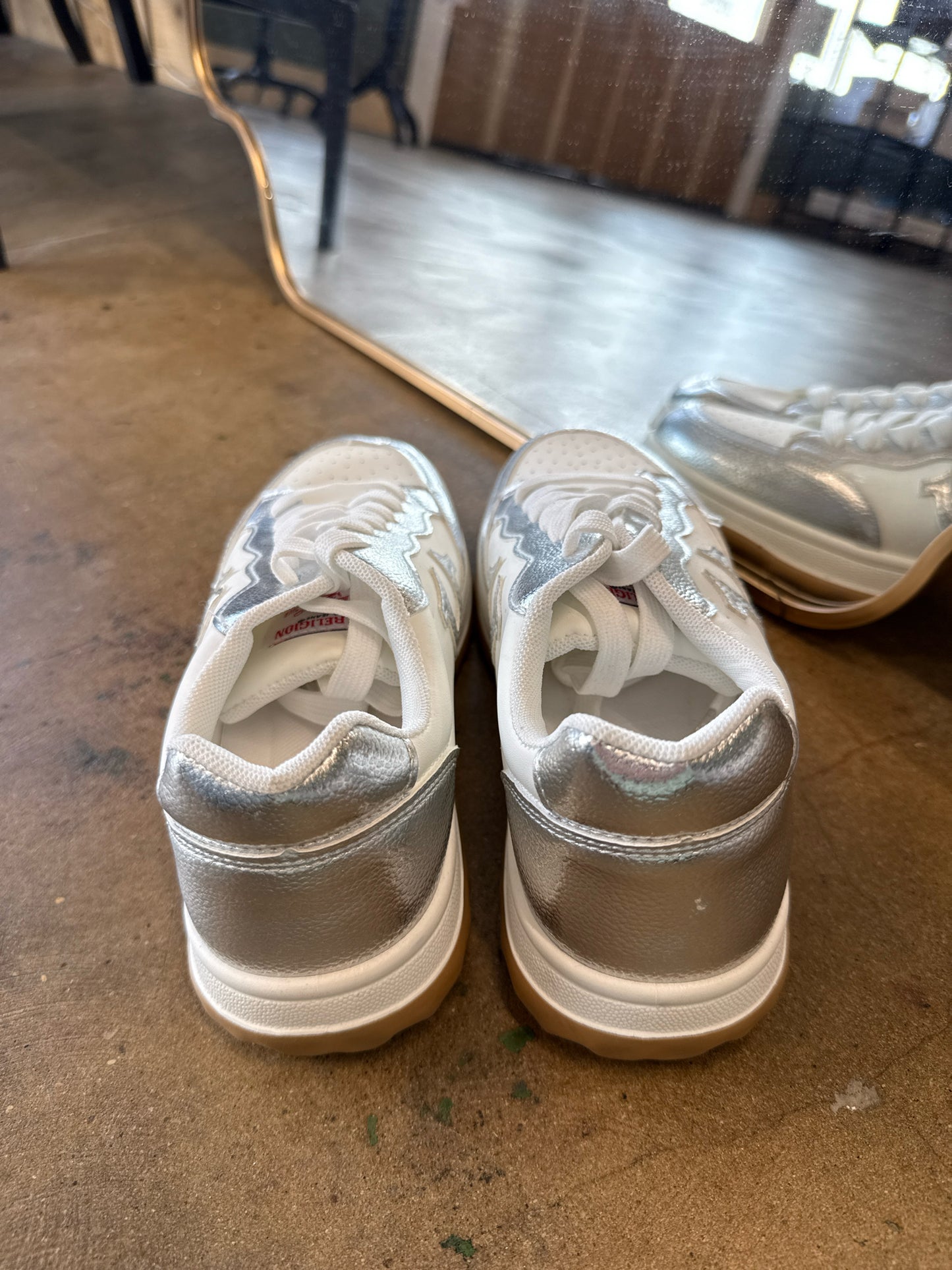 True Religion Shoe Size 8 White/Silver Sneakers