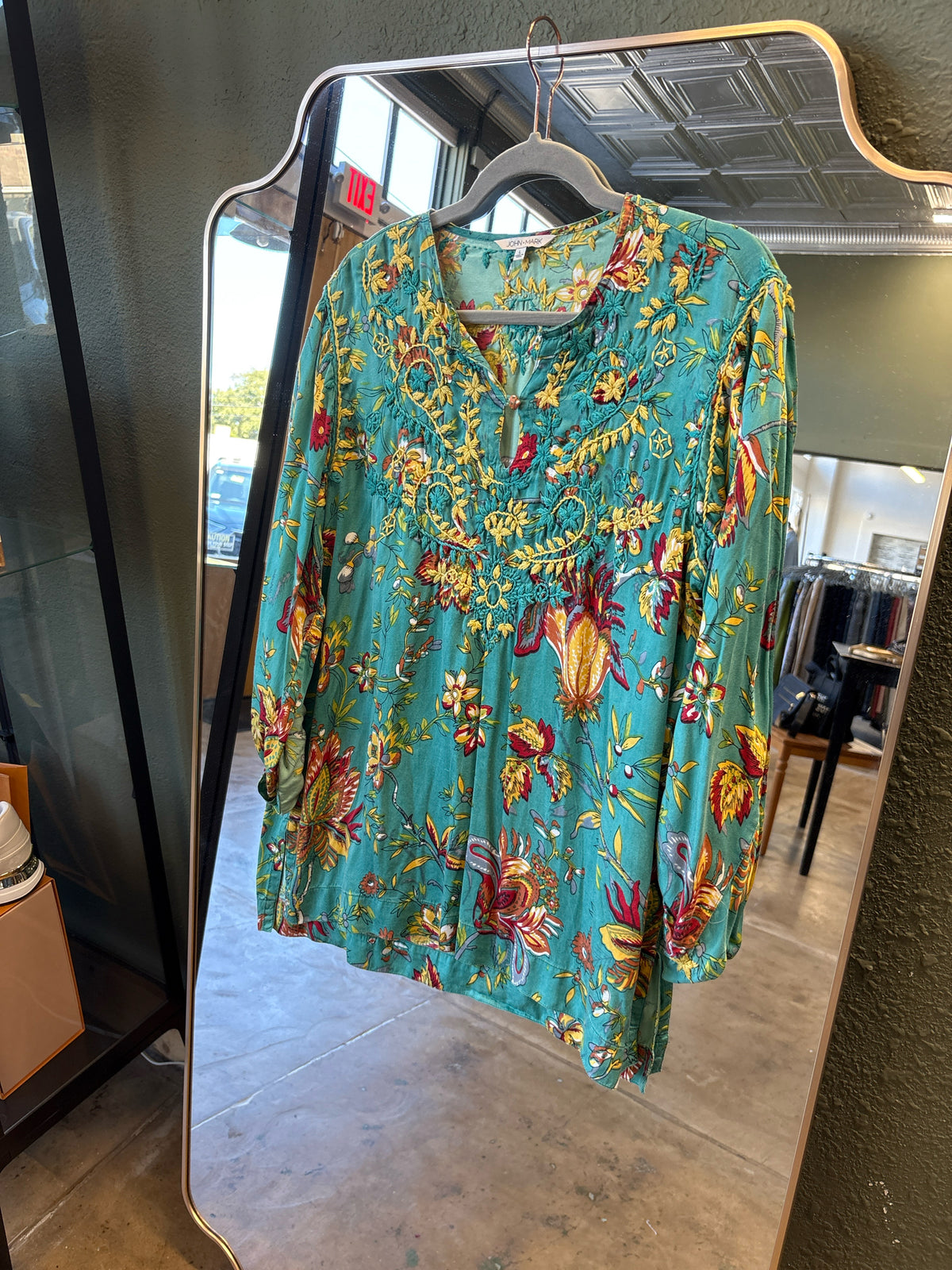 John Mark Size L teal multi Top