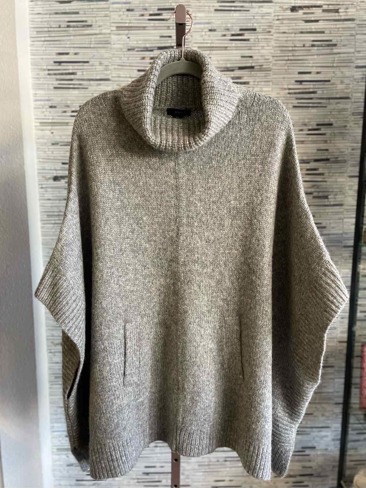 j crew Size M/L Gray Knit Sweater