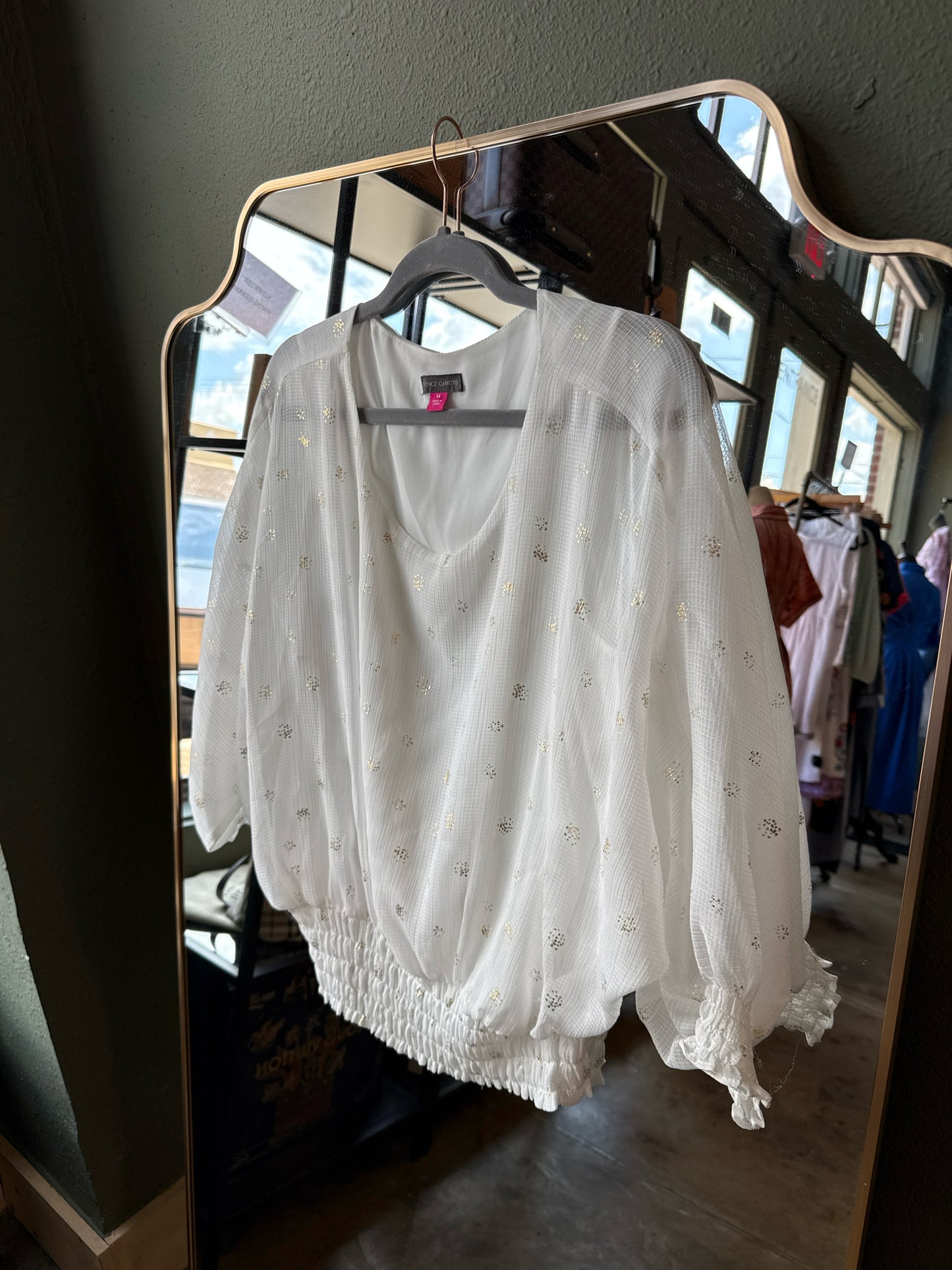 Vince Camuto Size M White Top