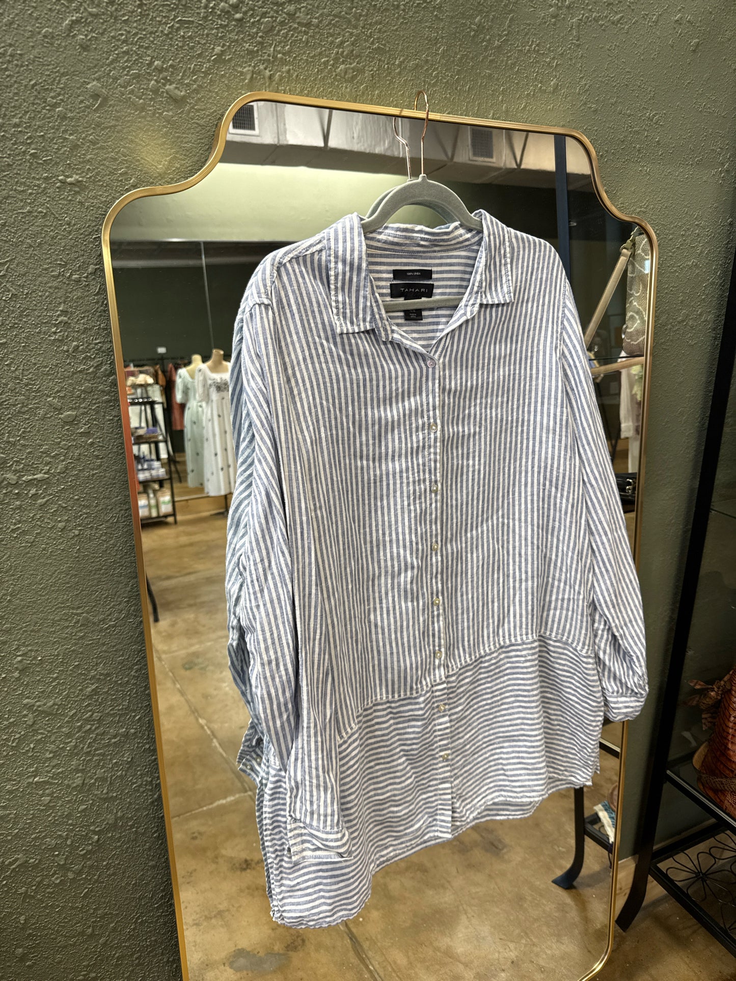 TAHARI Size XL Blue/White Top