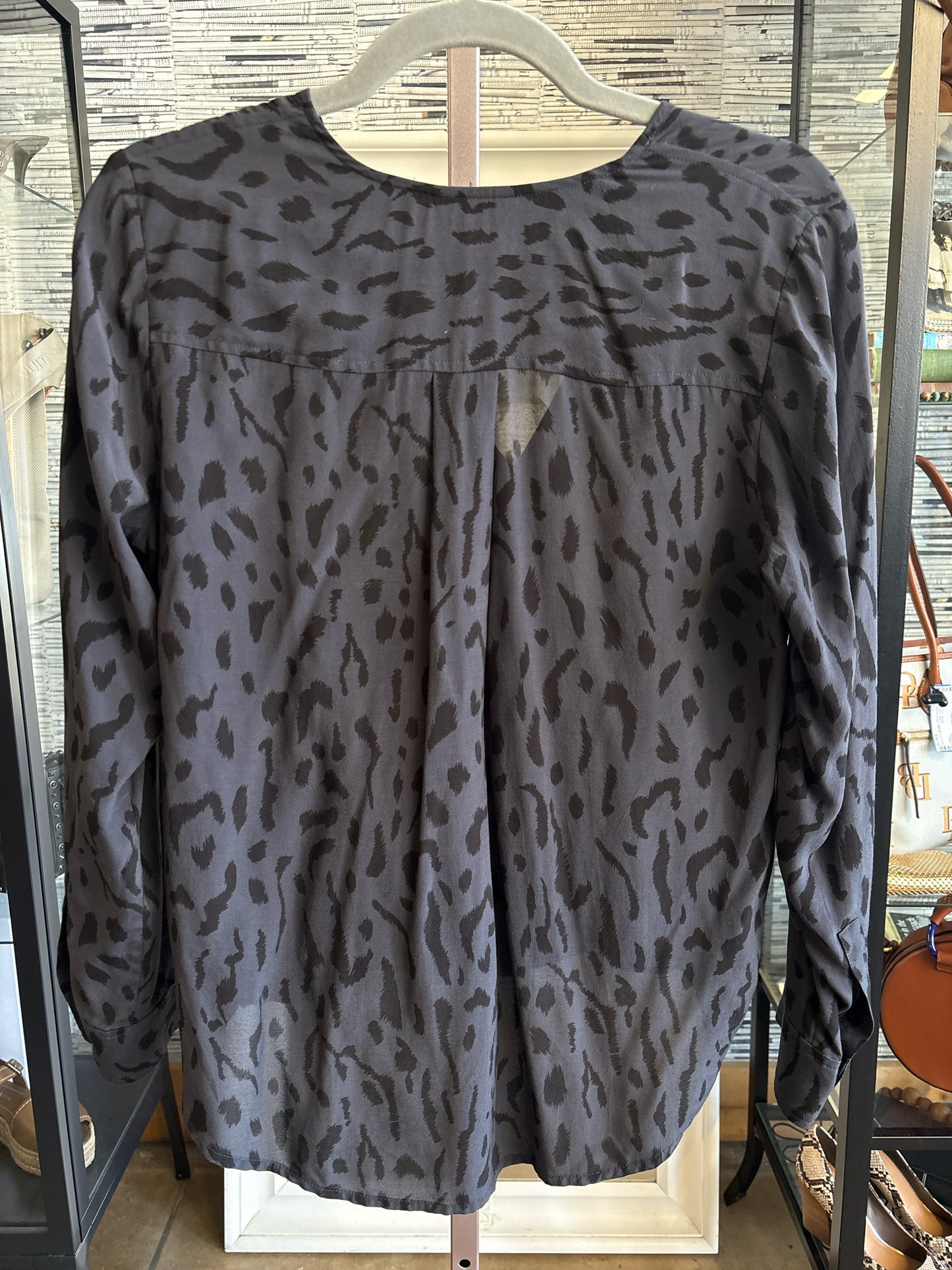 Rails Size XS Gray Animal Print Top