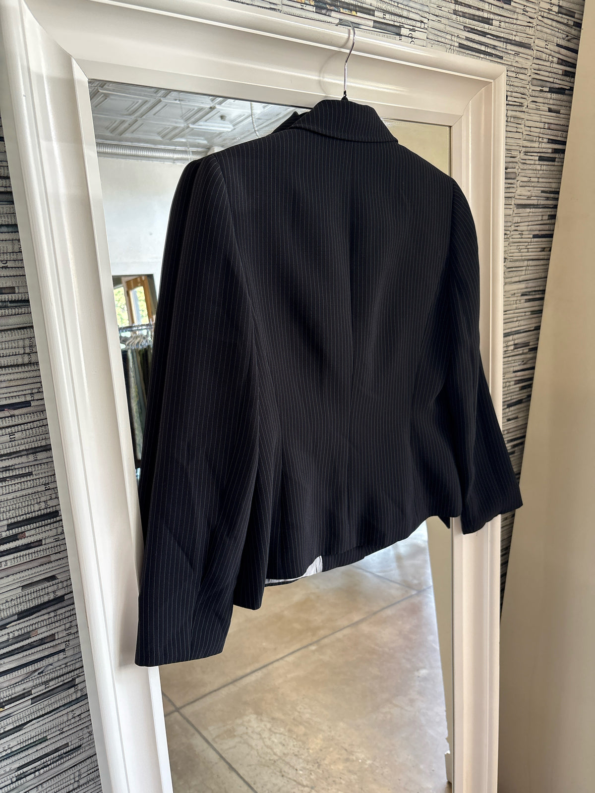 TAHARI Size 6P Black Blazer