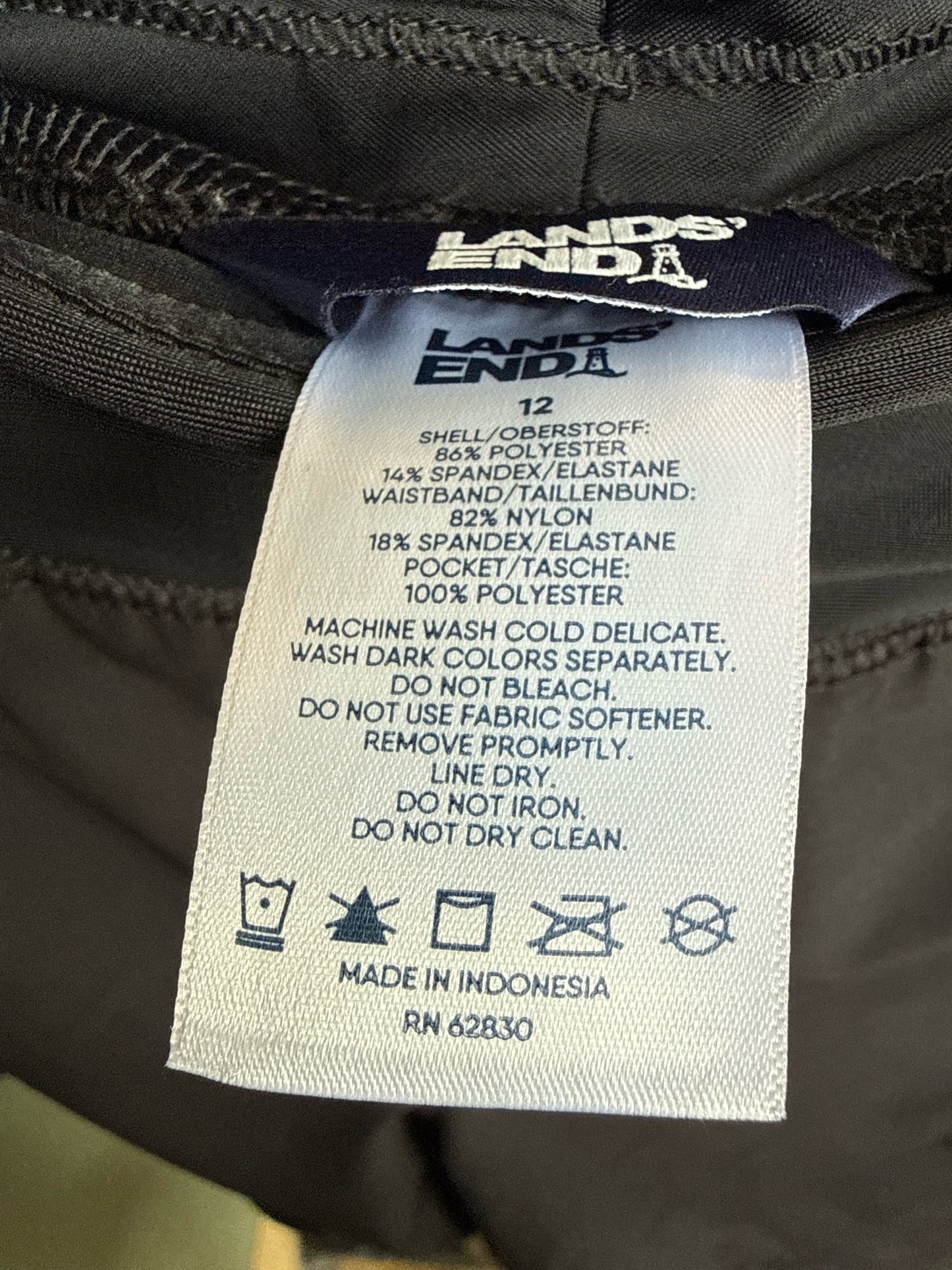 Lands End Size 12 Black Shorts