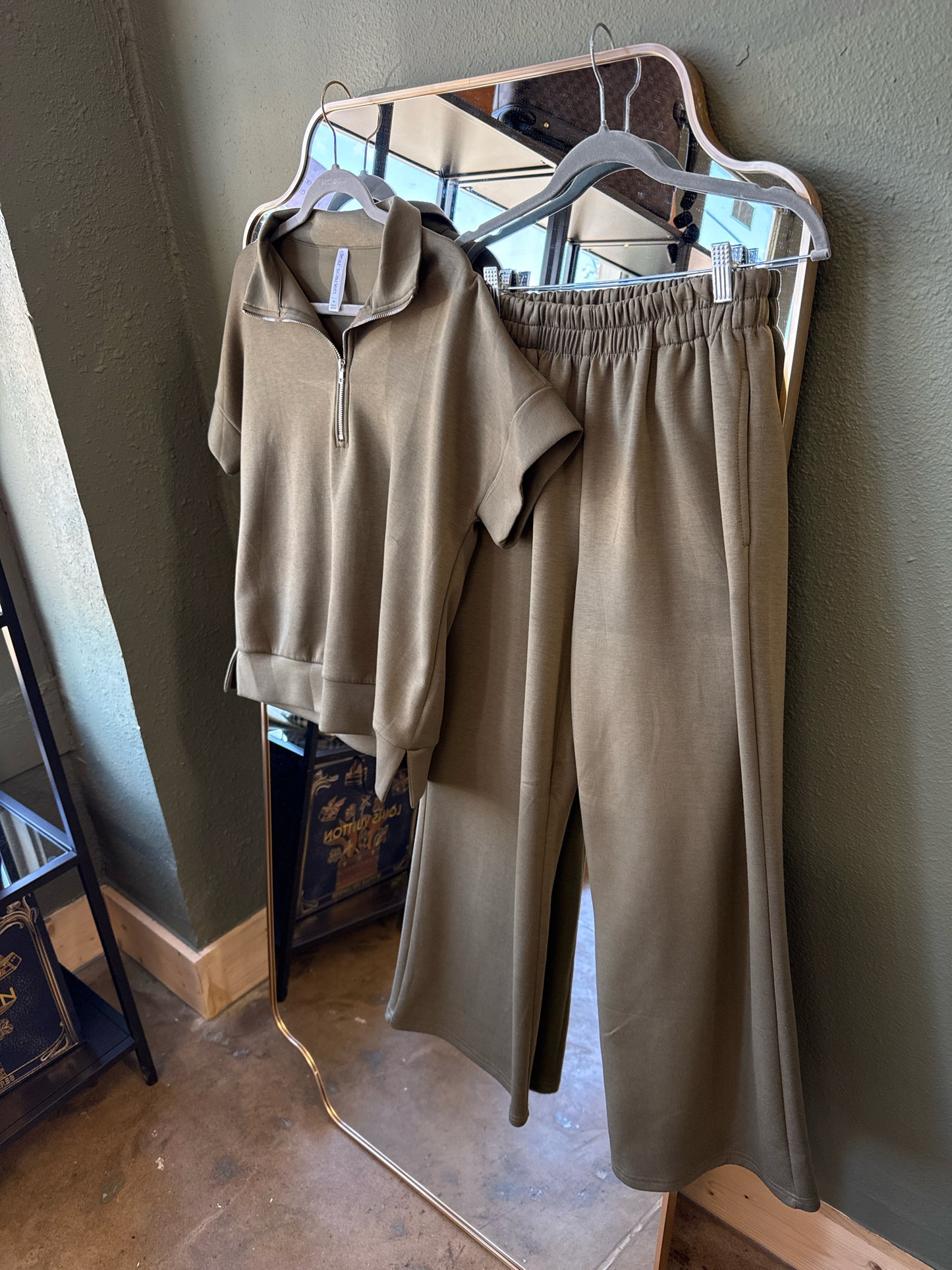 Dear Scarlett Size M Green Two PC Set