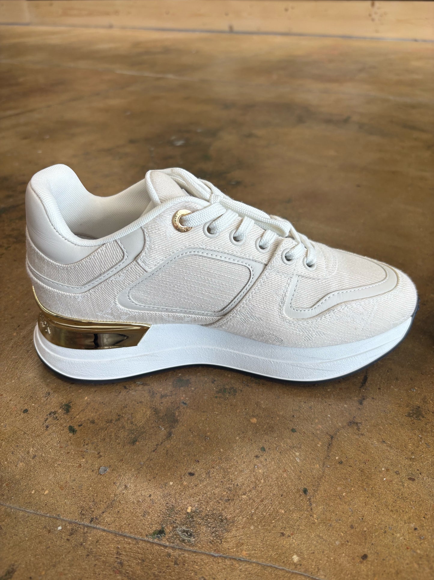 Louis Vuitton Ivory Luxury