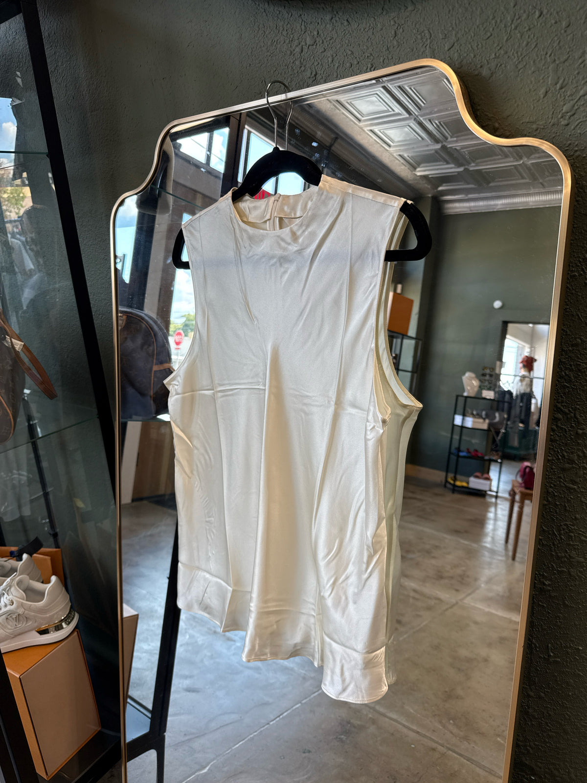 BR Size L Cream Top