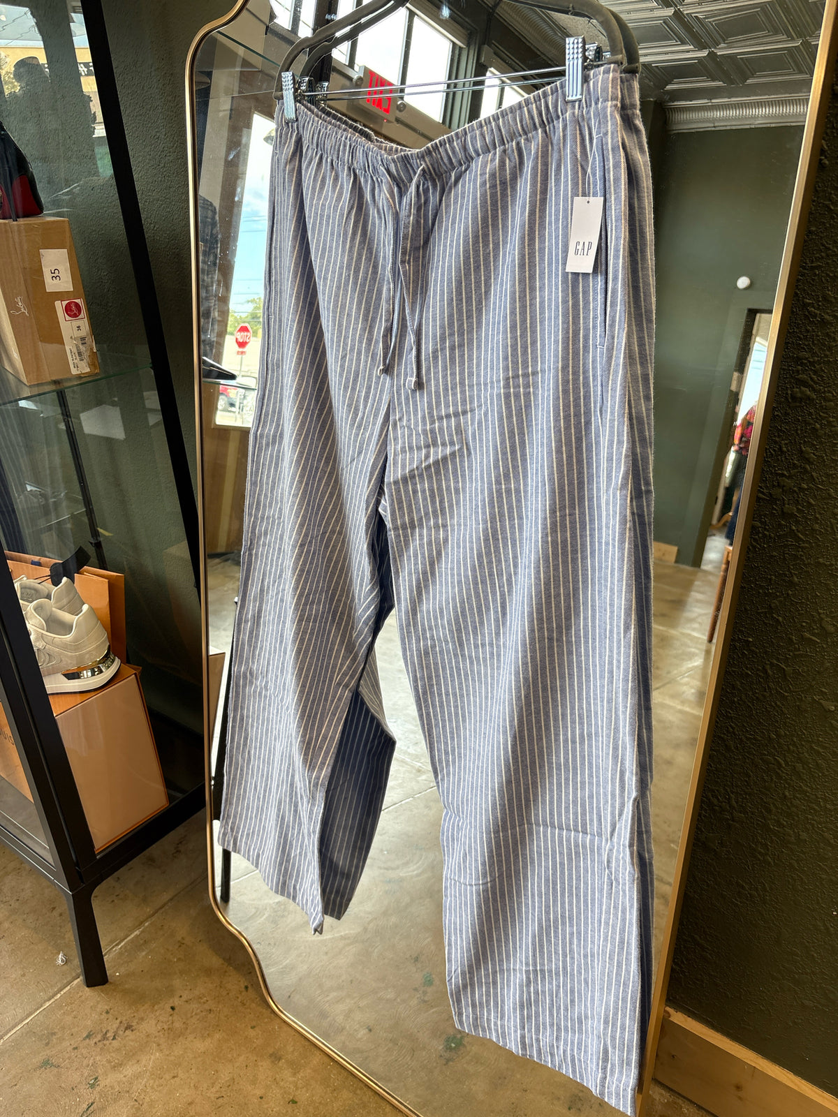 GAP L blue and white Pants