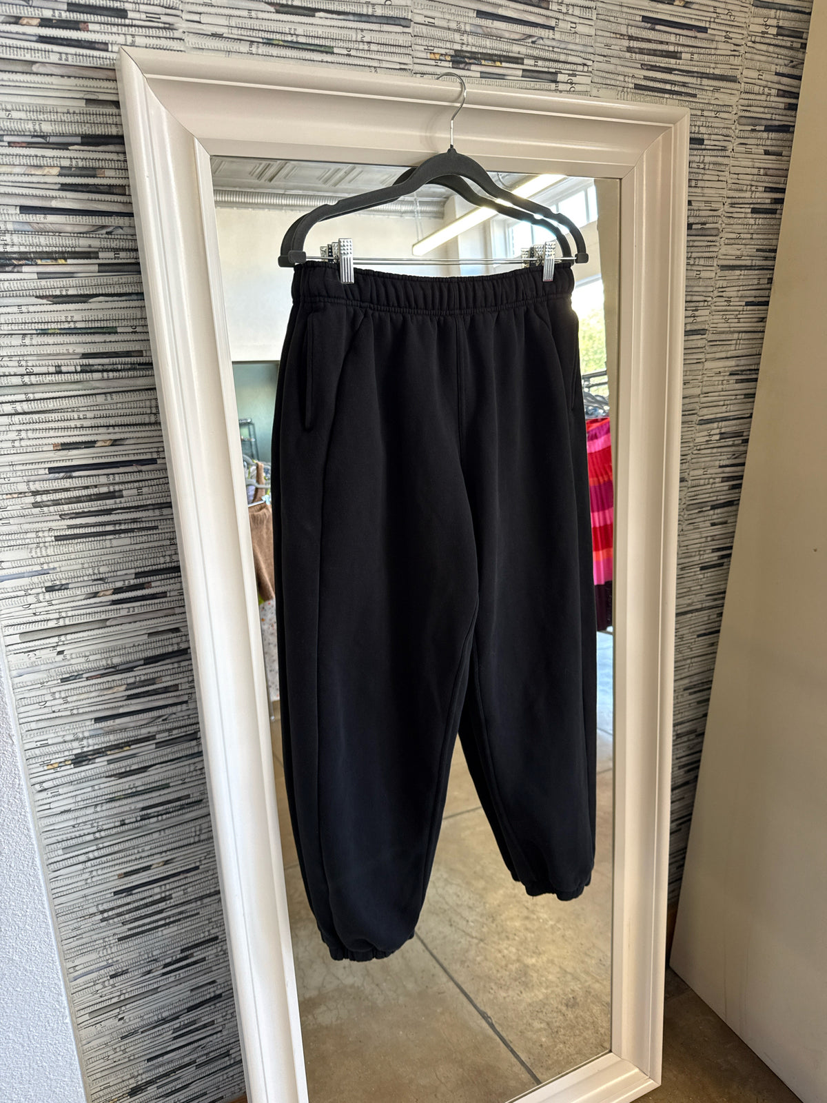 Lululemon Size M Charcoal Sweatpant