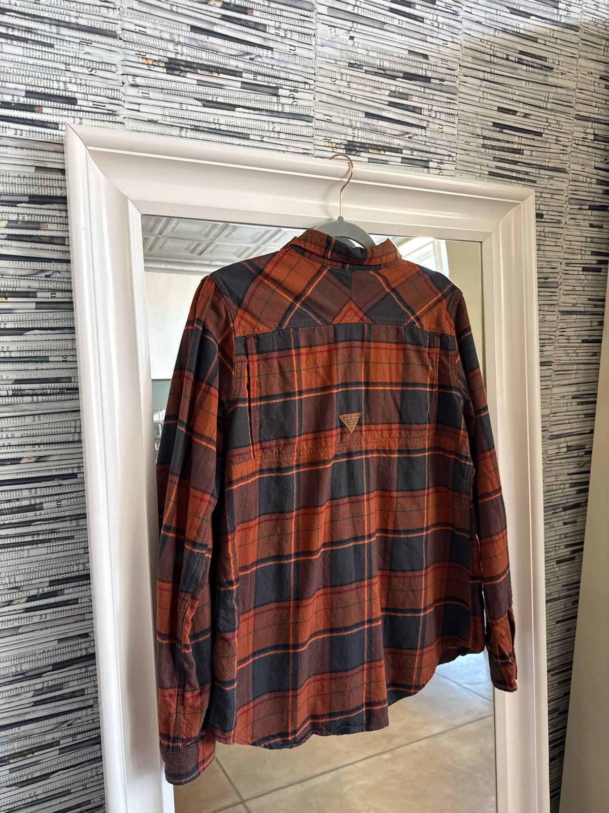 Columbia Size M orange/gray Top