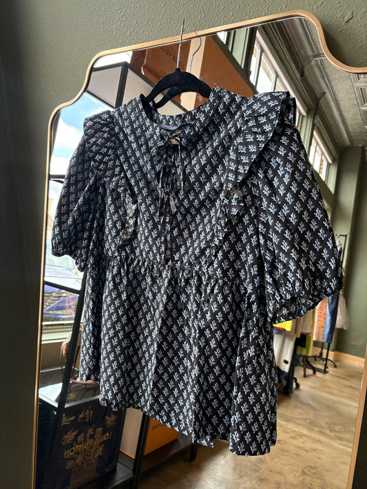 Umgee Size M Black/Blue Branches Top