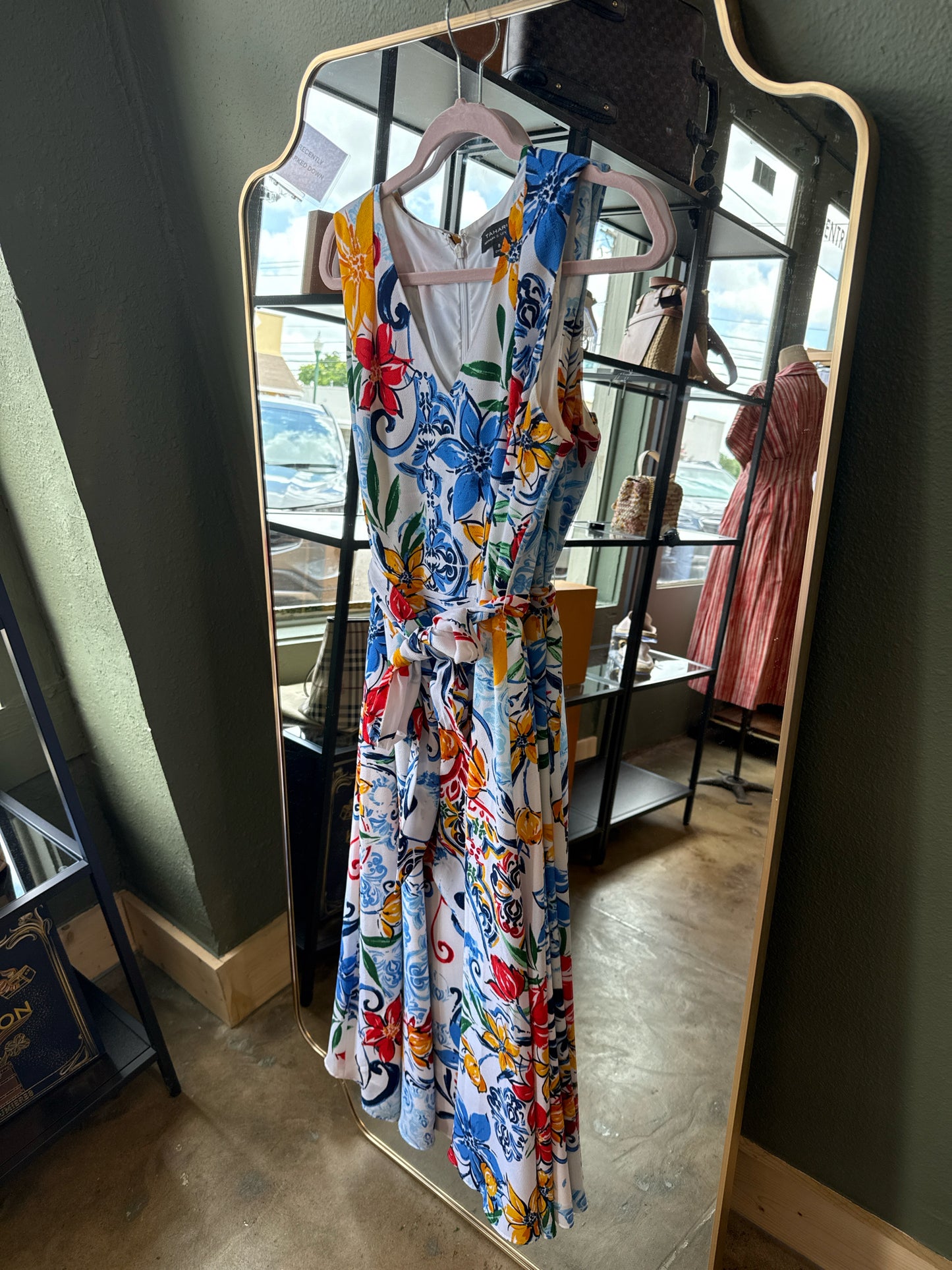 TAHARI Size 8 White/Blue/Yellow Dress