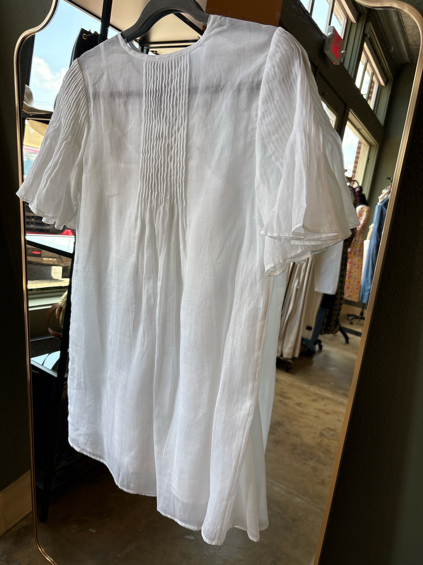 Banana Republic Size XS White Pleated Dress