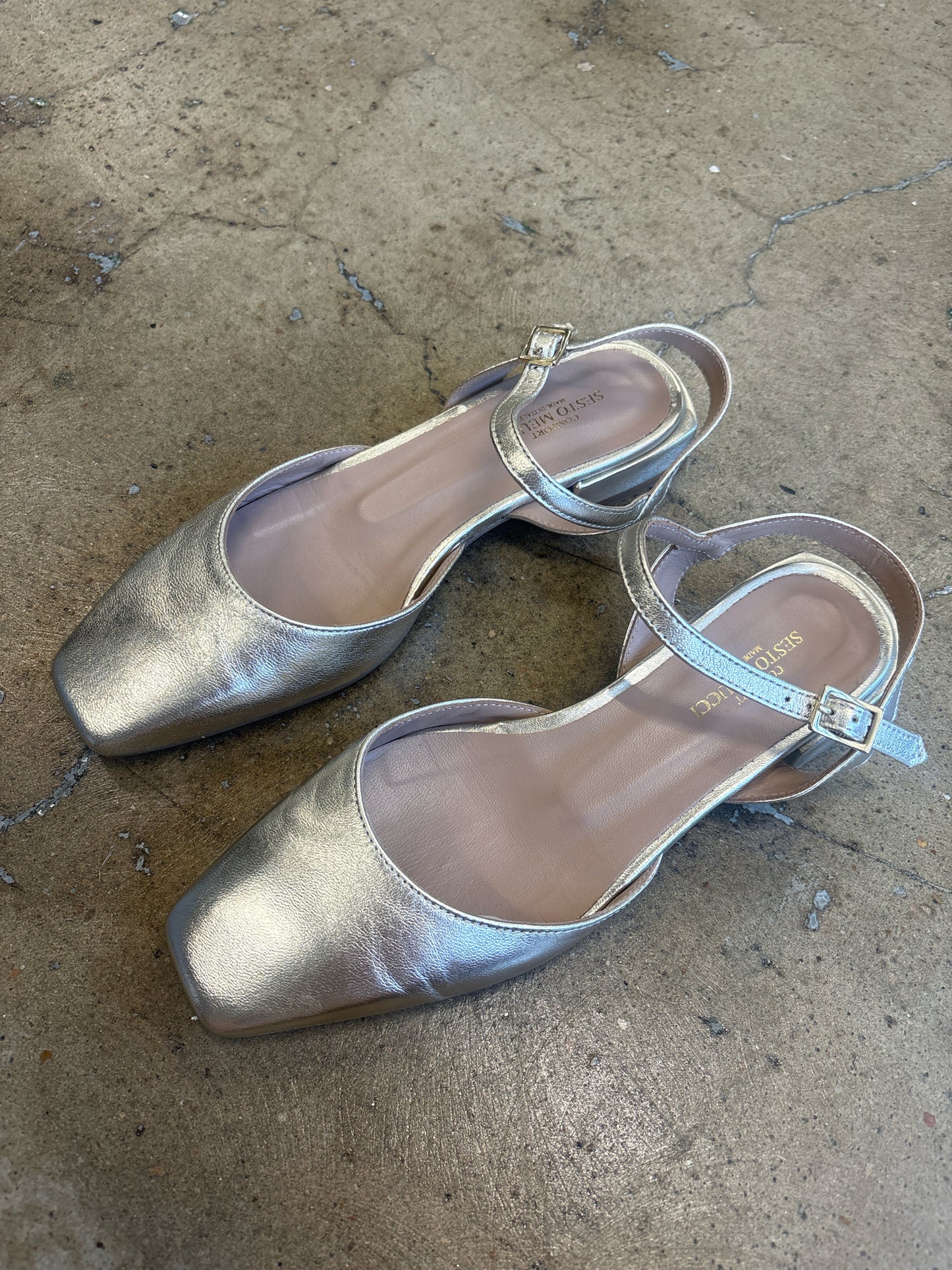 Sesto Meucci Shoe Size 8 Gold Flats