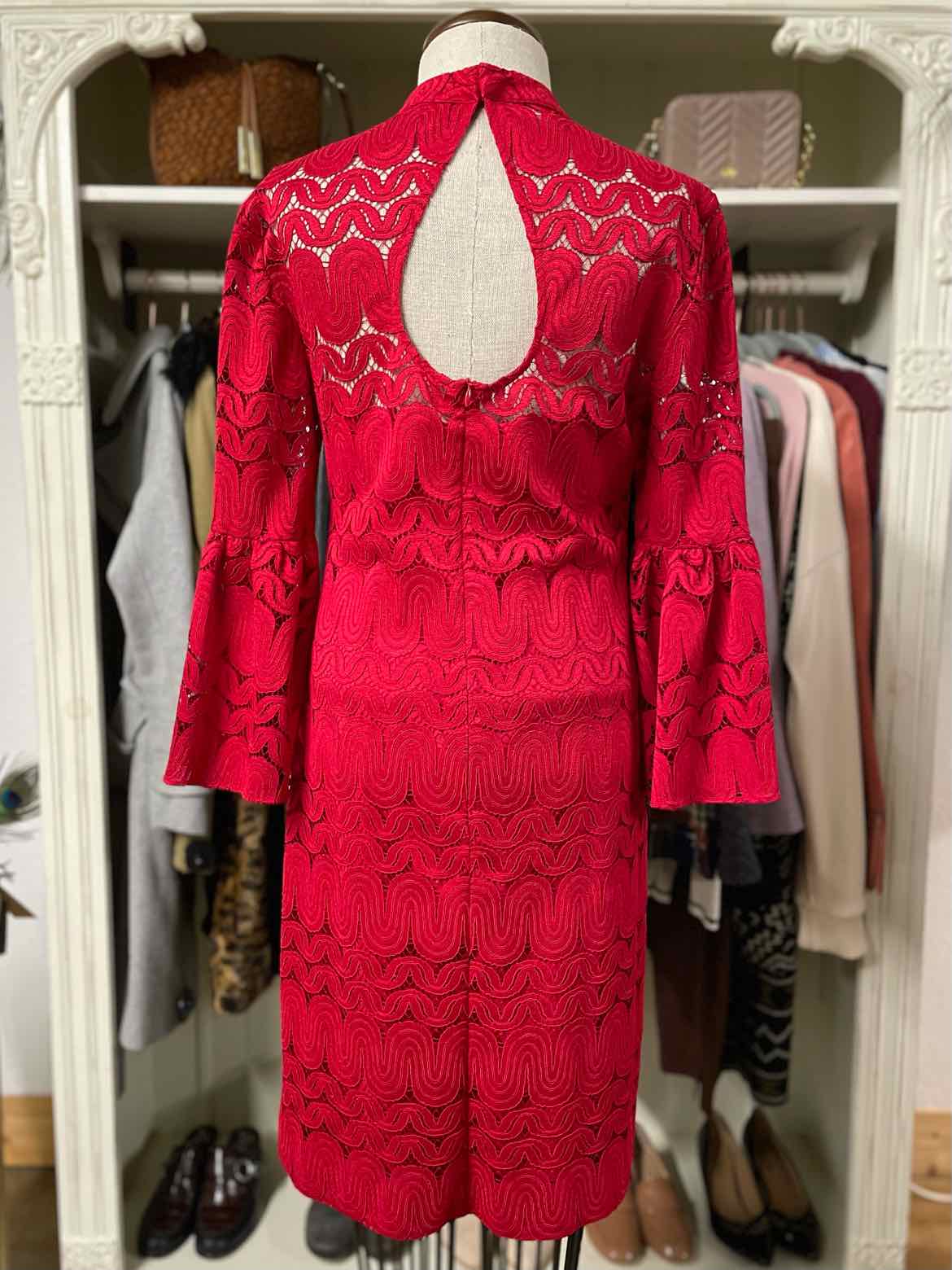 Trina Turk Size 6 Red Lace Dress